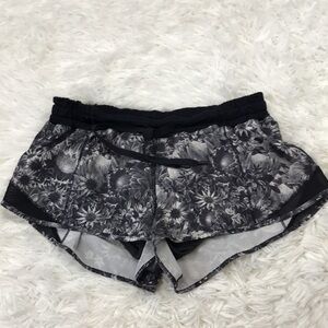 Lululemon Hotty Hot Short Flowabunga Black Angel